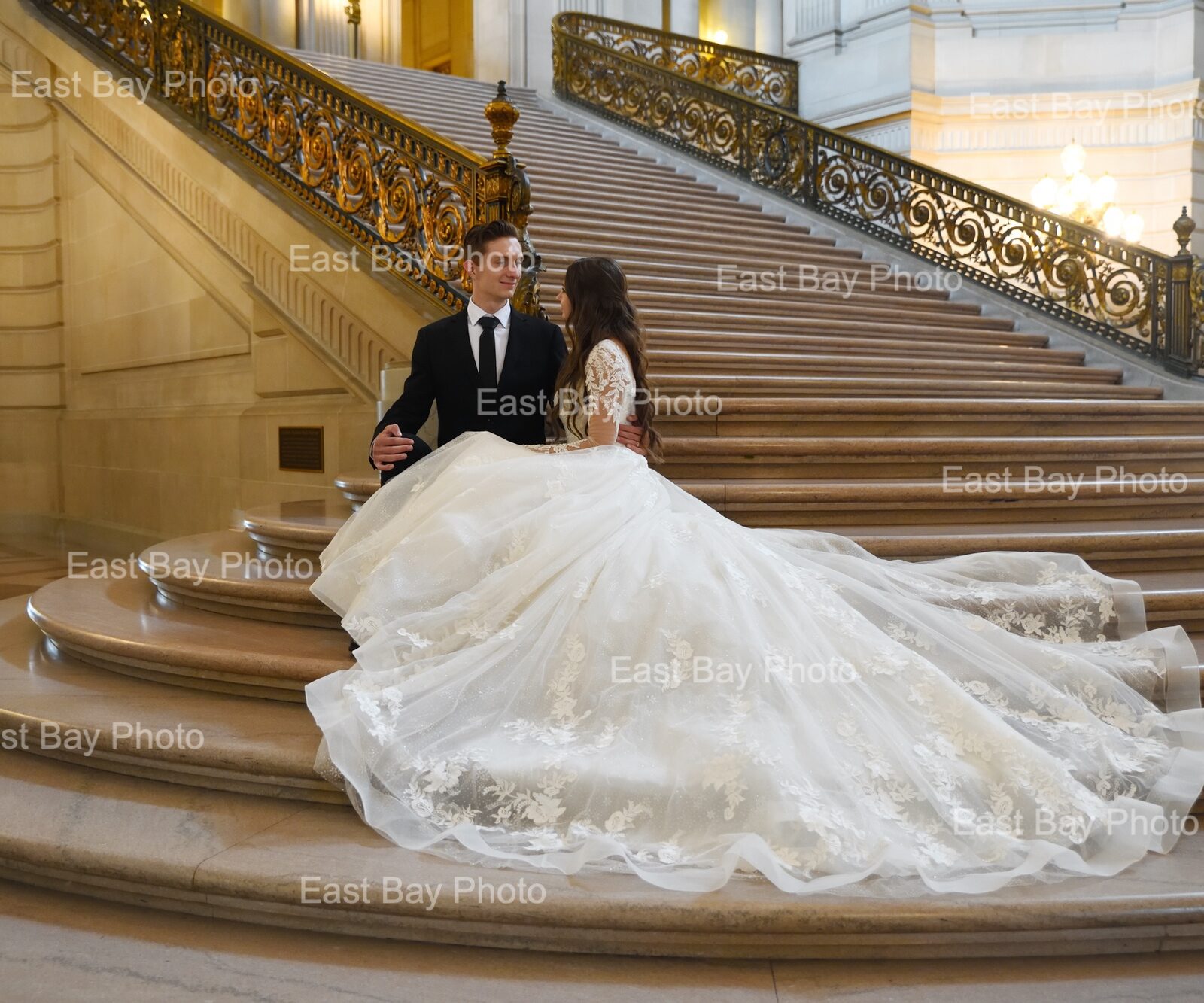 bride-and-groom-wedding-san-francisco-civic-center0001