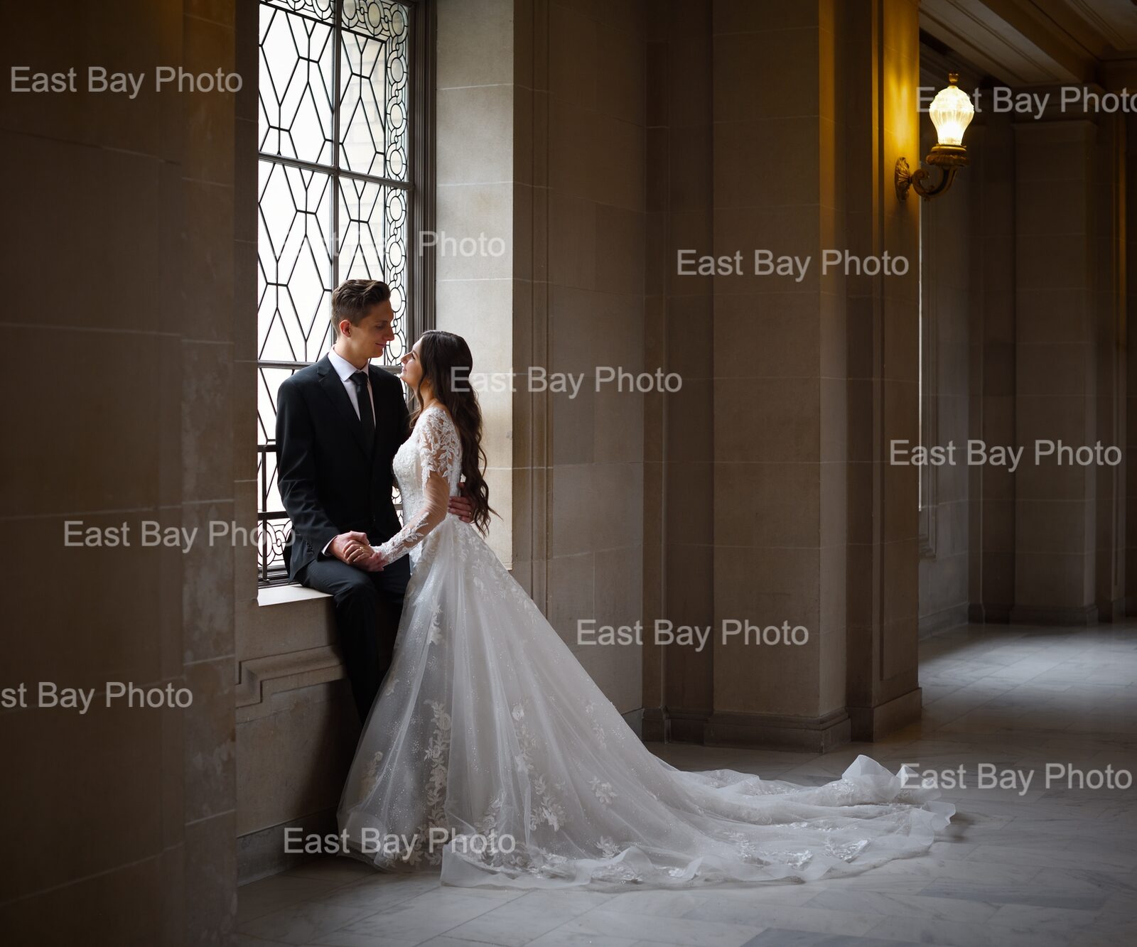 bride-and-groom-wedding-san-francisco-civic-center0004